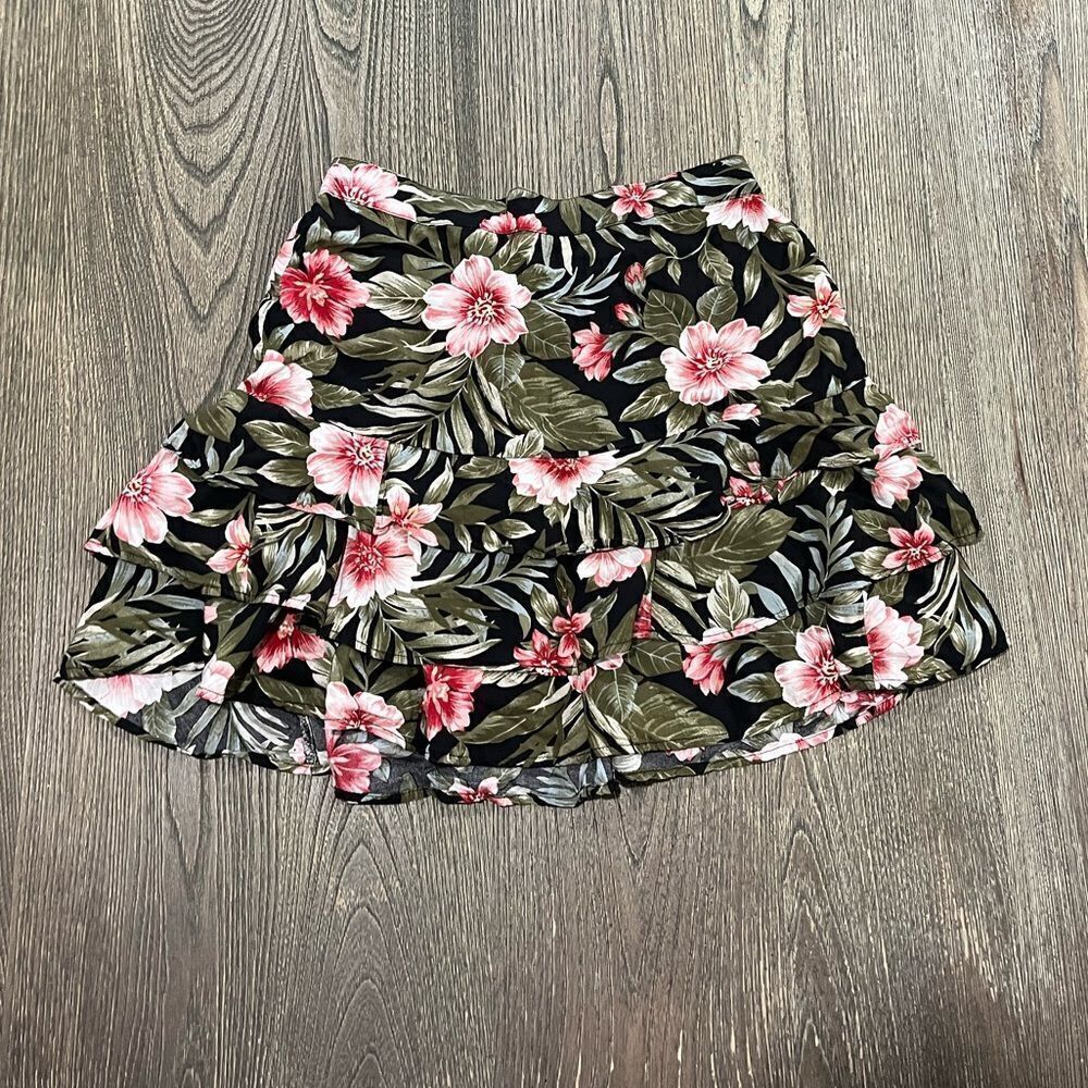 American Eagle Outfitters Floral Tiered Ruffle Mini Skirt Tropical Black Green S